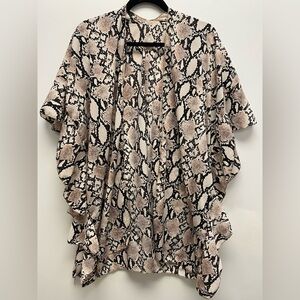 4 for $25 🍒 Snakeskin Kimono Relaxed Fit One Size